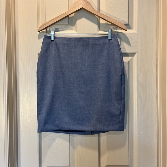 NWOT Banana Republic Skirt, Size 2P - Picture 1 of 3